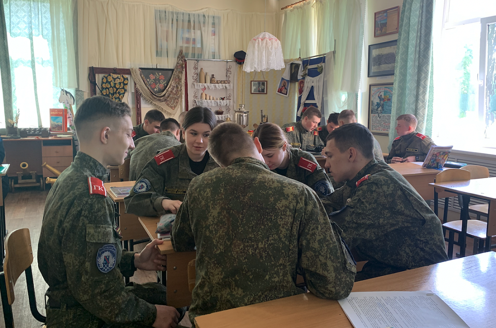Студенты РГУП провели теоретико-практическое занятие по трудовому праву с кадетами Горожанского казачьего кадетского корпуса. 